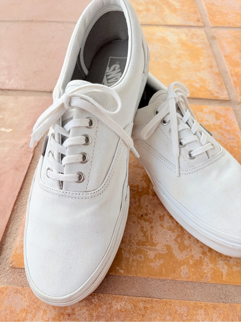 VANS Off the Wall Men’s 12 Lace Up Low Top White Sneakers - Classic, Skate, Surf